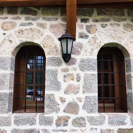 Guest Mansion, Гостински Палат Rostusa Bagian luar foto
