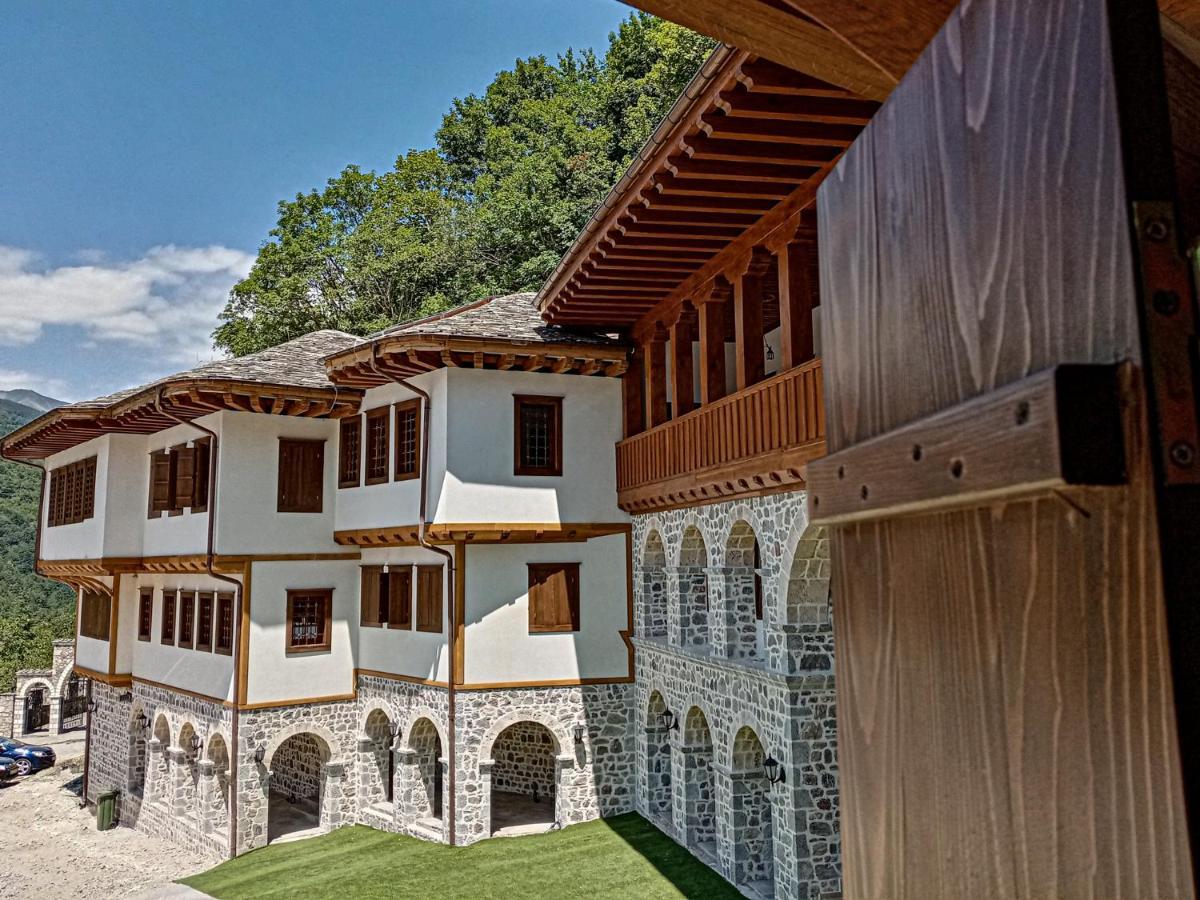 Guest Mansion, Гостински Палат Rostusa Bagian luar foto
