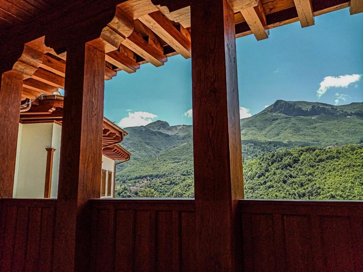 Guest Mansion, Гостински Палат Rostusa Bagian luar foto