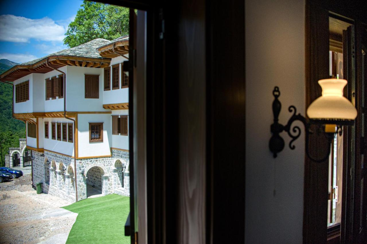 Guest Mansion, Гостински Палат Rostusa Bagian luar foto