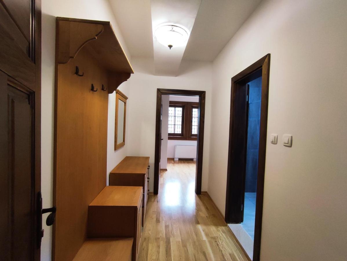 Guest Mansion, Гостински Палат Rostusa Bagian luar foto