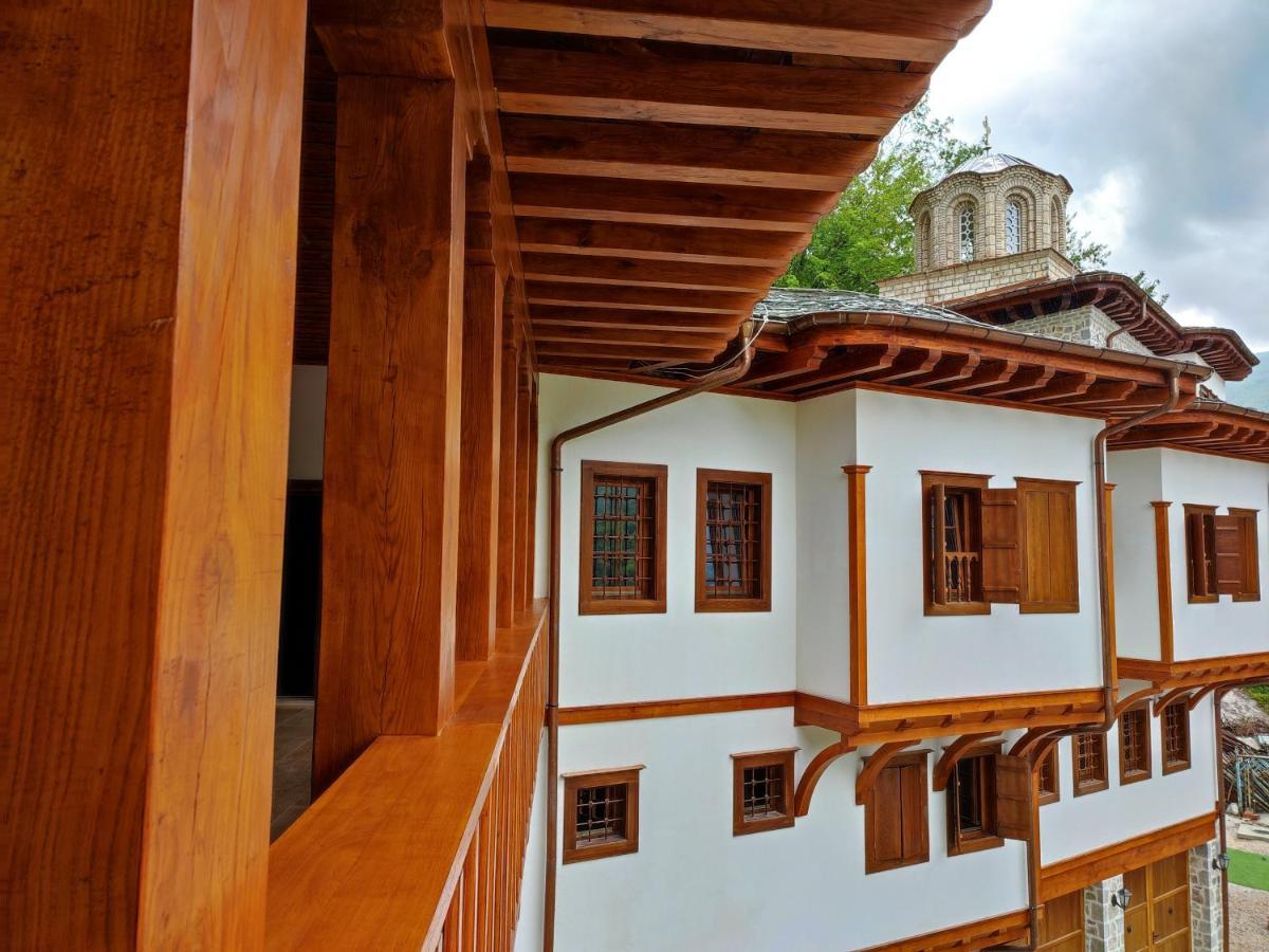 Guest Mansion, Гостински Палат Rostusa Bagian luar foto