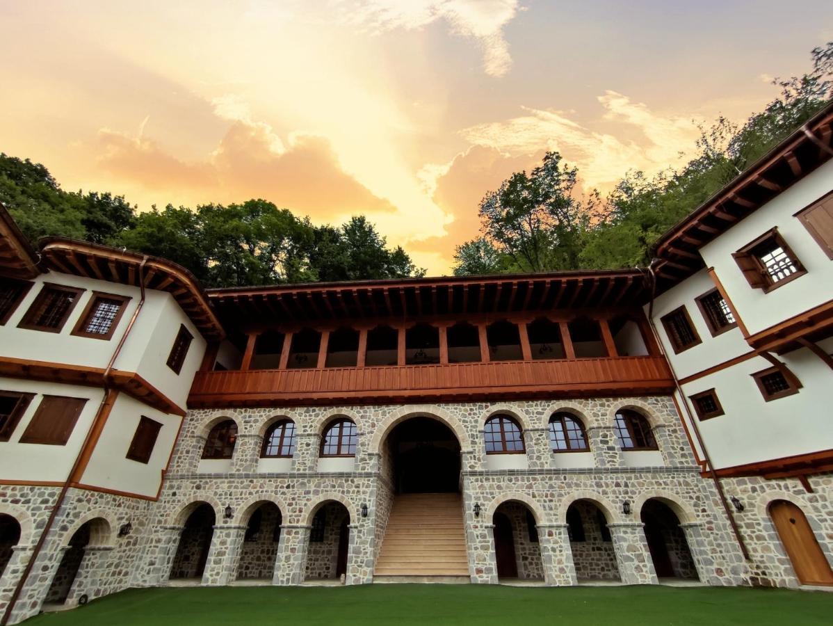Guest Mansion, Гостински Палат Rostusa Bagian luar foto