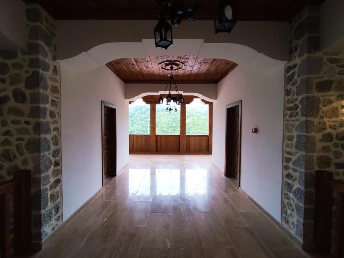 Guest Mansion, Гостински Палат Rostusa Bagian luar foto