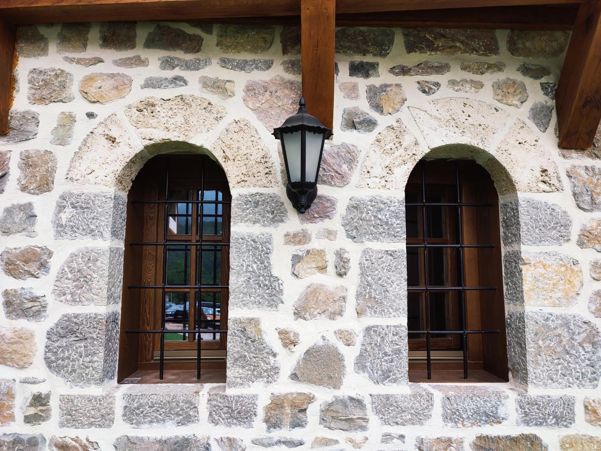 Guest Mansion, Гостински Палат Rostusa Bagian luar foto