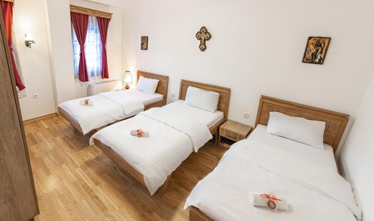 Guest Mansion, Гостински Палат Rostusa Bagian luar foto