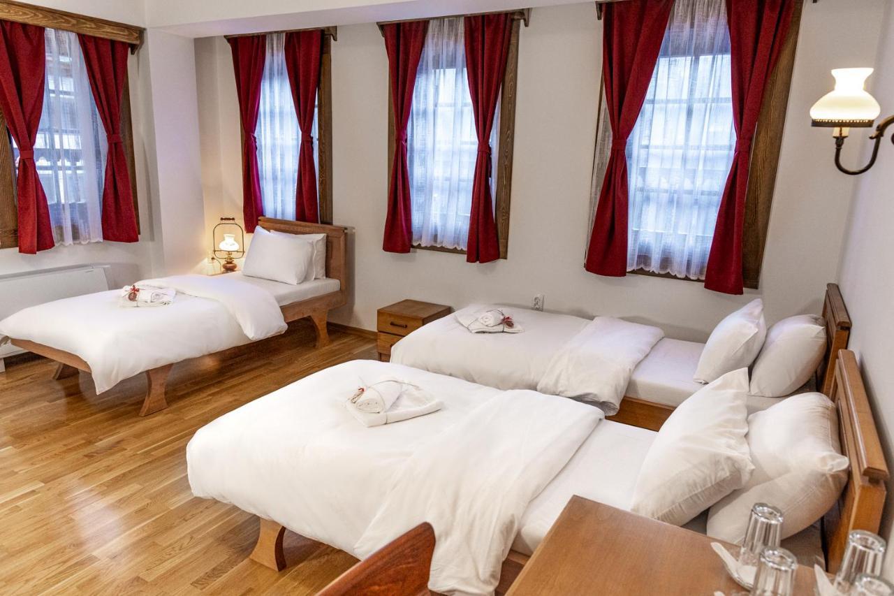 Guest Mansion, Гостински Палат Rostusa Bagian luar foto